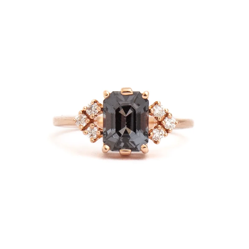 1.70 ct Grey Spinel Bea Arrow Ring